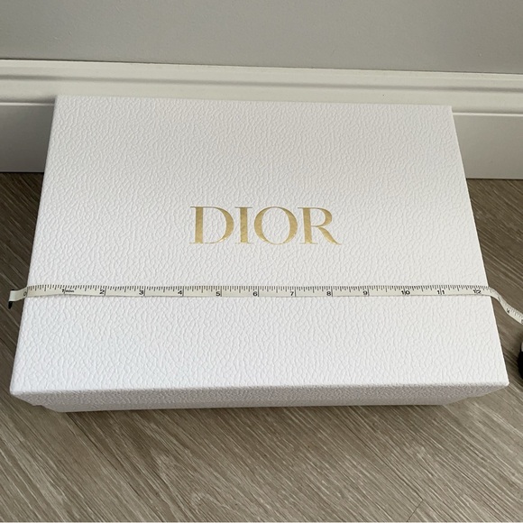 Dior Gift Box - Picture 2 of 7